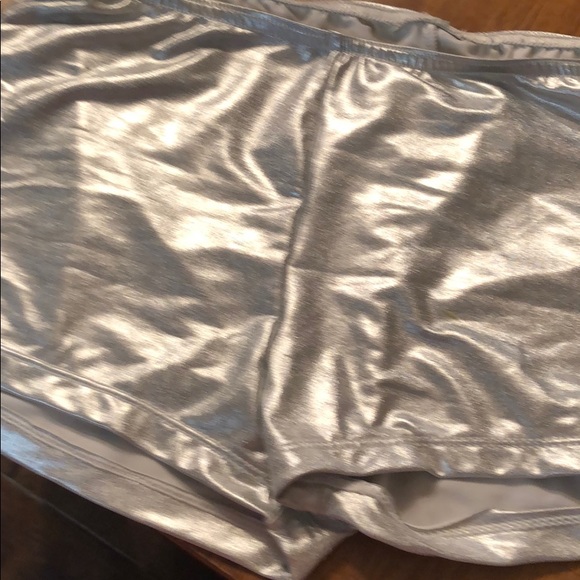 Silver metallic dance costume - Picture 2 of 3